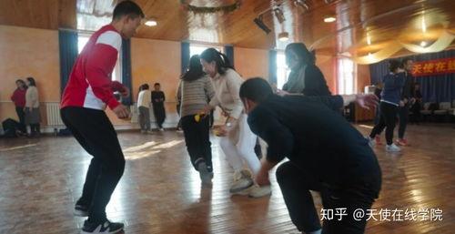 情侣散步成人游戏视频,情侣散步成人游戏视频幕后揭秘