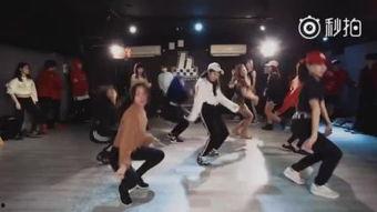 成人舞蹈五人简单视频,成人舞动魅力瞬间捕捉