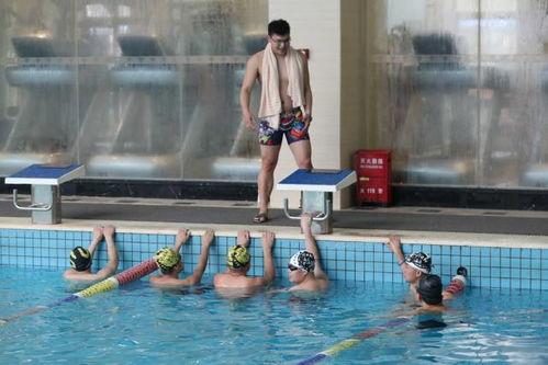 成人游泳有好处嘛视频